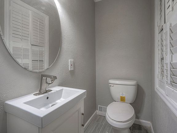 3rd image of 7244 Highland Ave
