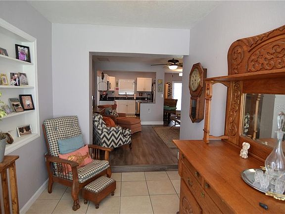 4th image of 102 Desguin Ln