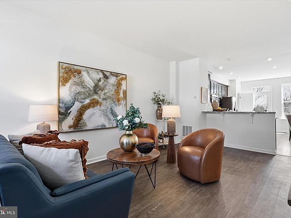5th image of 517 View Point Way