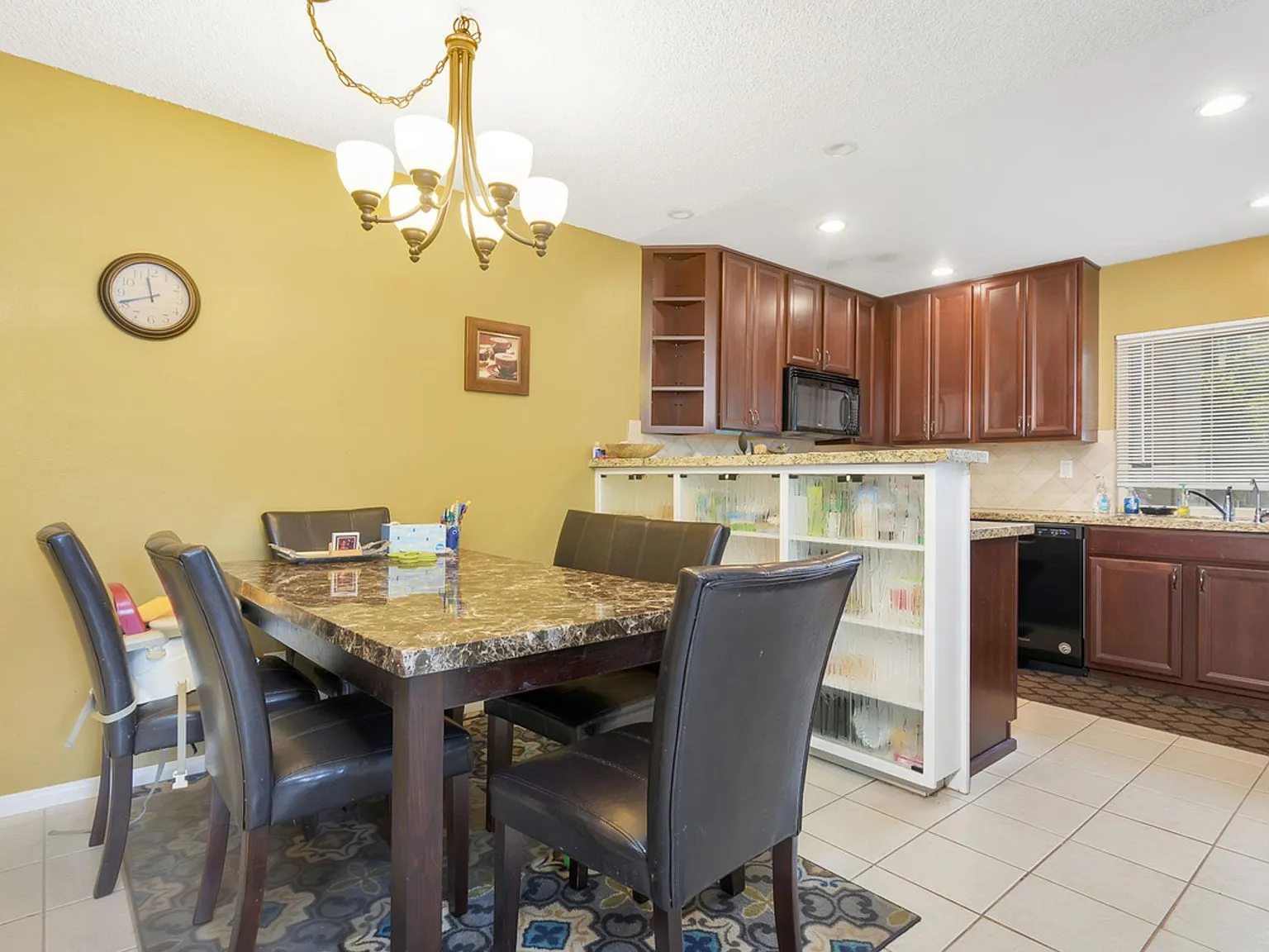 2 bed, 1128 sqft, $3,450 — Photo 3
