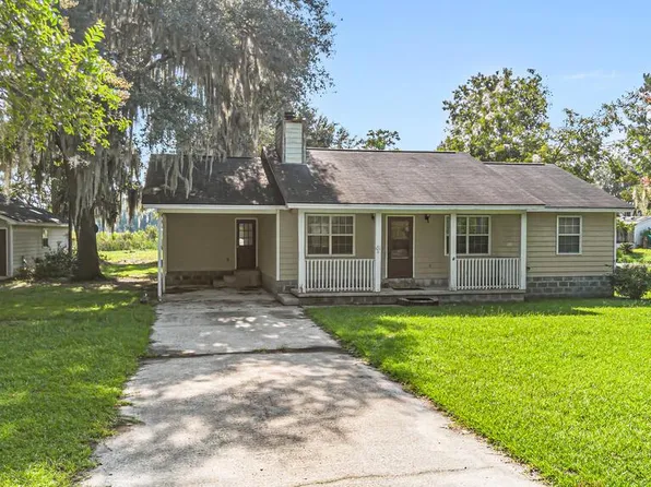 665 Lake Shore Dr, Midway, GA 31320