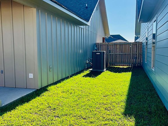 3rd image of 103B Pioneer Dr