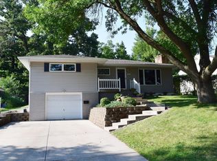 542 Ridge Rd, Owatonna, MN 55060