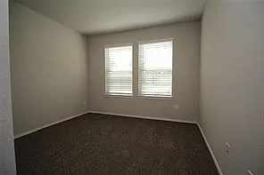 323 Pecos Dr — Photo 16