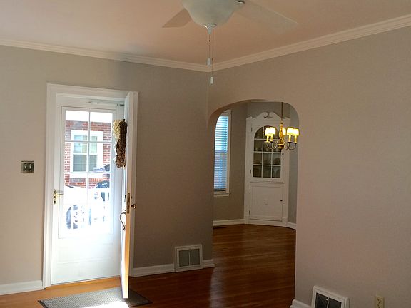 2nd image of 2407 Elm St