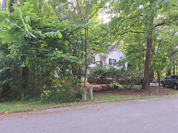 3rd image of 1313 Maggie Ln SE