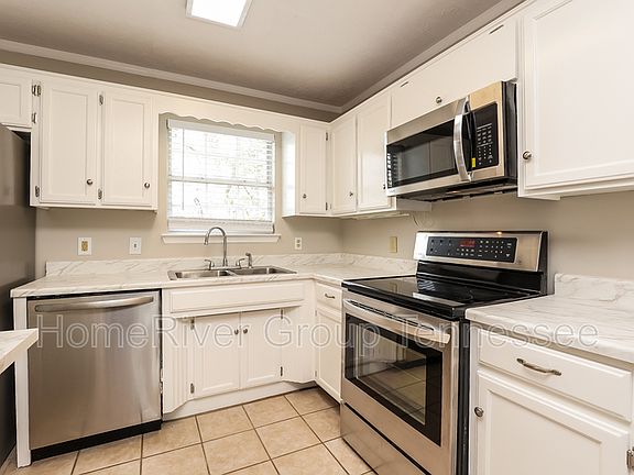 5th image of 428 Shamrock Dr