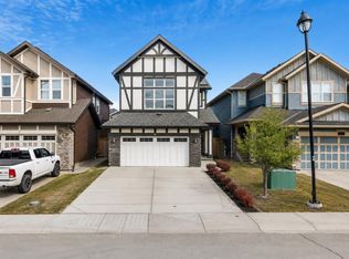 6 W Kingsbury Close SE, Airdrie, AB T4A 0R3