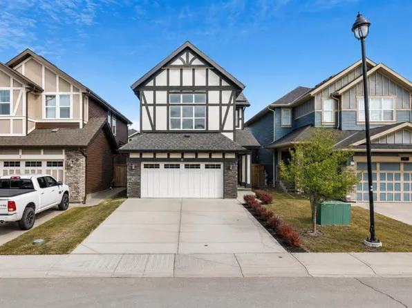 6 W Kingsbury Close SE, Airdrie, AB T4A 0R3