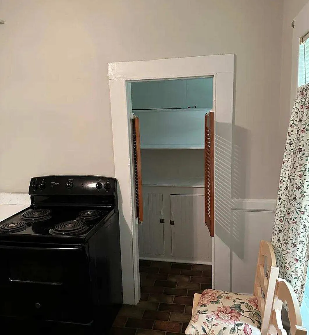 1 bed, 1.0 bath, 2818 sqft, $1,600 — Photo 4