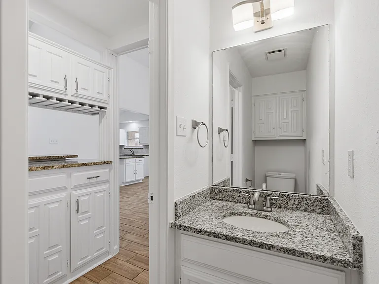 3636 Country Club Dr W — Photo 11