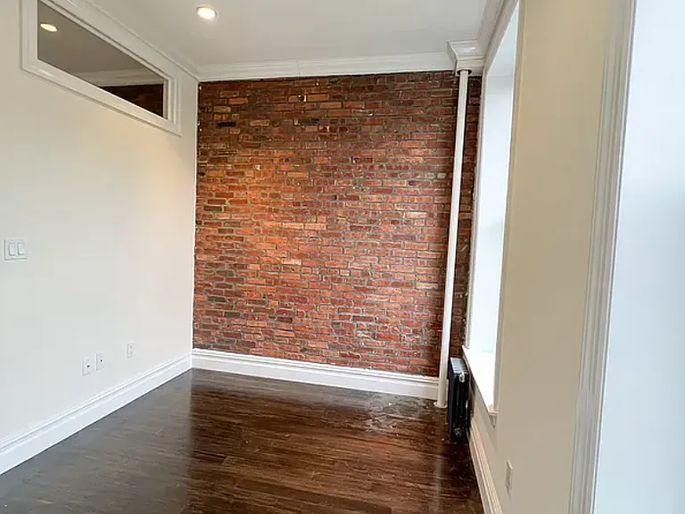 128 2nd Ave #D2 — Photo 7