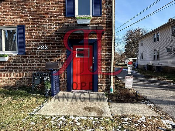 2nd image of 722 Sheridan Ave APT A