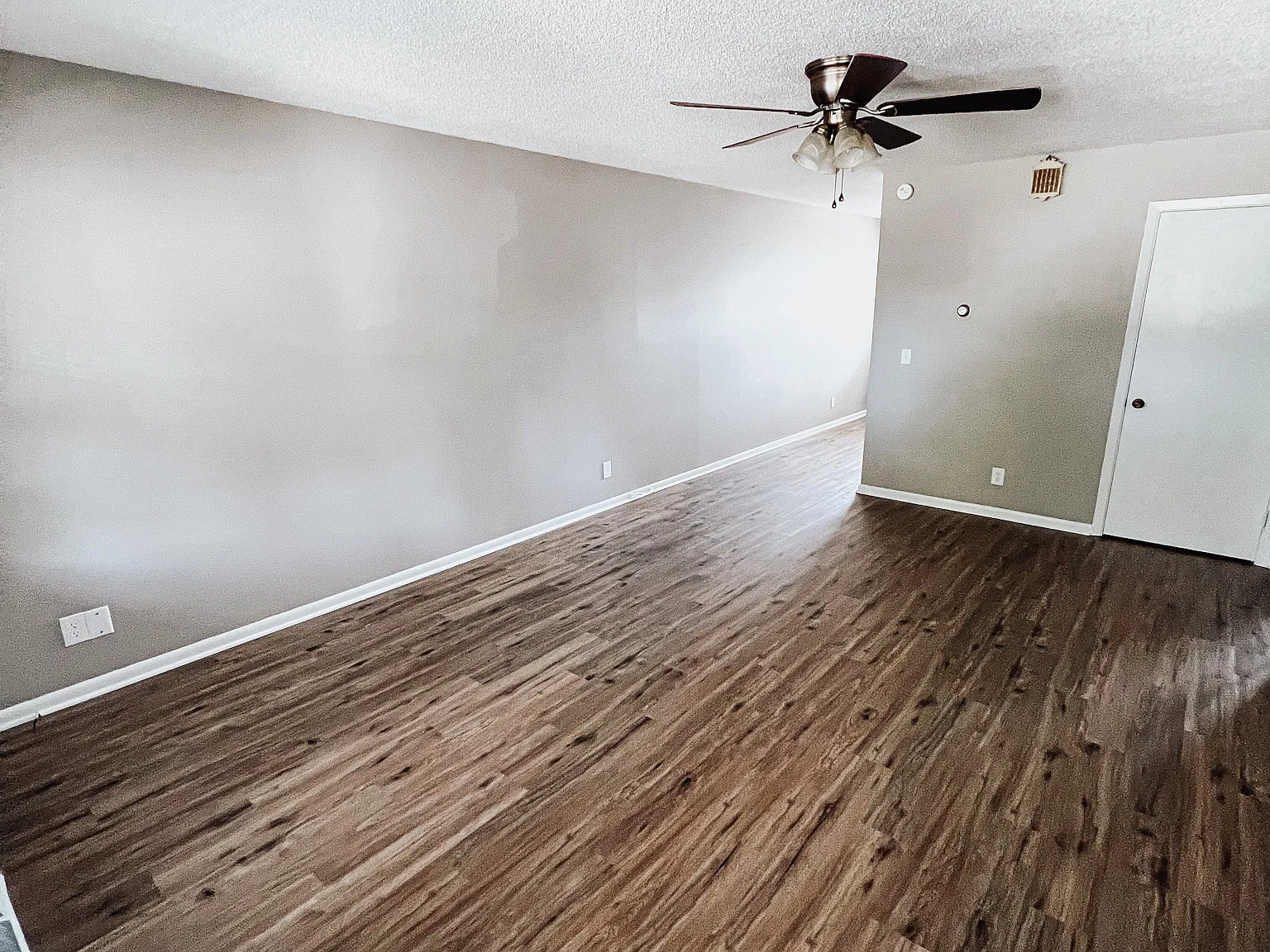 2 bed, $875 — Photo 2
