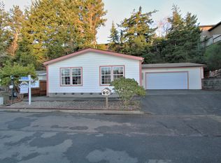 2513 Creekside Dr, North Bend, OR 97459