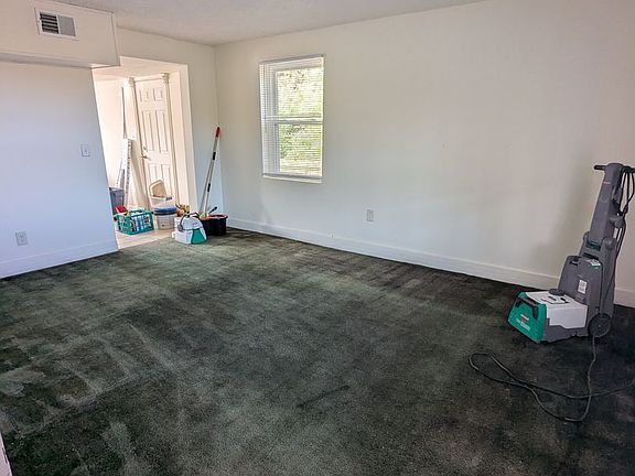 4th image of 2632 Winchester Ave