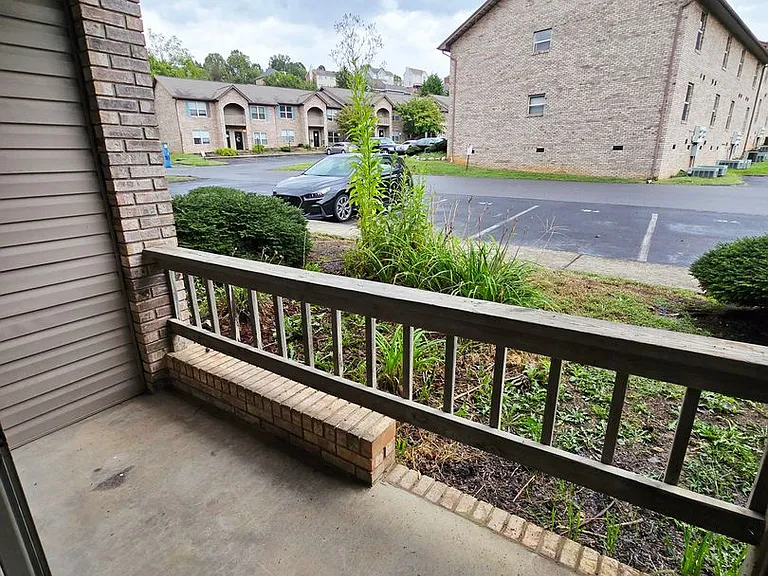 Country Shores Apartments — Photo 64