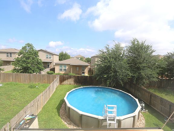 3rd image of 449 Auburn Park