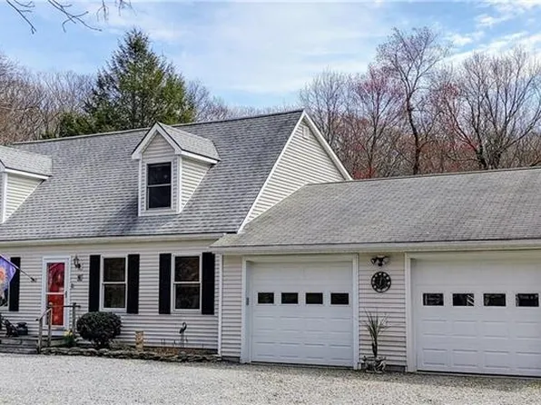 6 Dolores Ct, Chepachet, RI 02814