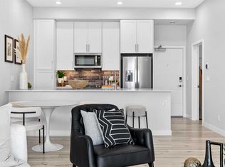 255 W Les Jardins Park SE #423, Calgary, AB T2C 5W9