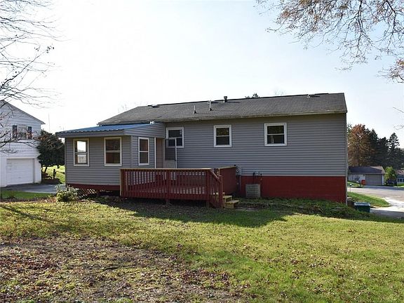 3rd image of 21544 Auburn Ave