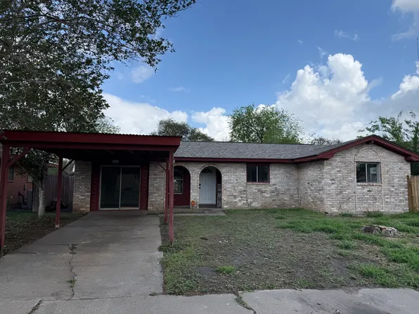 703 Hereford Dr, Beeville, TX 78102