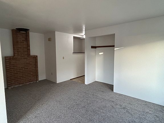 Living area - new carpet