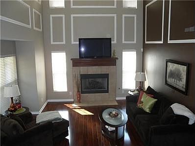 3rd image of 15502 Clearbrook St