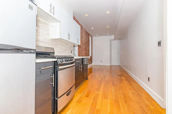 Rented by MySpaceNYC | media 9