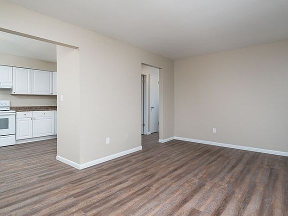 4th image of 186 Flintridge Dr APT 6