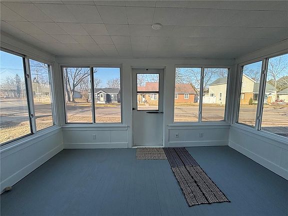 4th image of 1820 Main Street