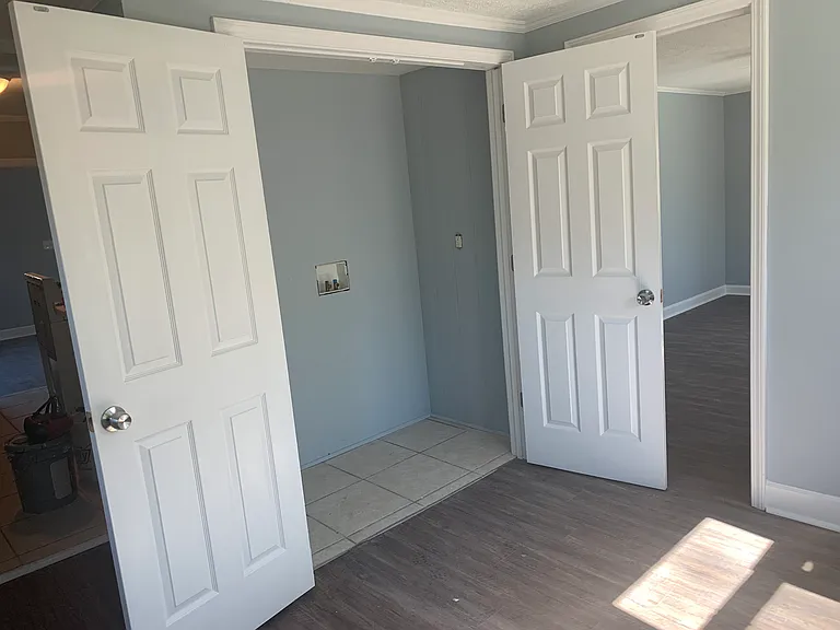 2056 Midway St — Photo 4