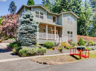 9543 SW Spring Crest Dr, Portland, OR 97225