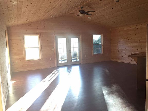 4th image of 17 River Dr
