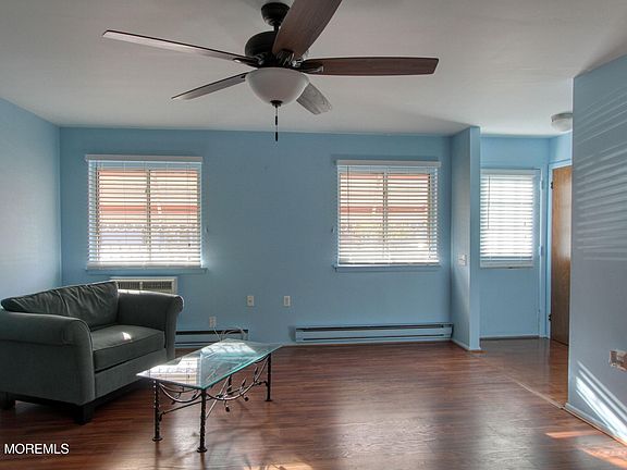 5th image of 21 Yorktowne Parkway #H