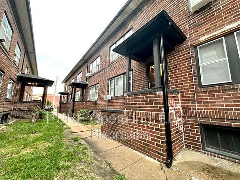1st image of 120 N 6th St APT O