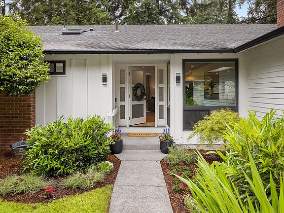 2nd image of 19025 SW Indian Springs Cir