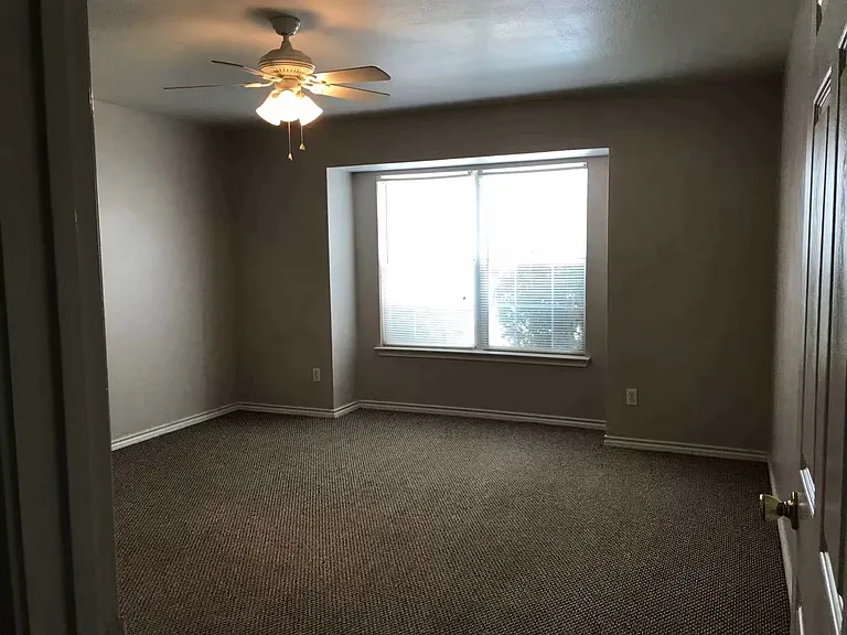 901 Black Diamond Cir #3 — Photo 6