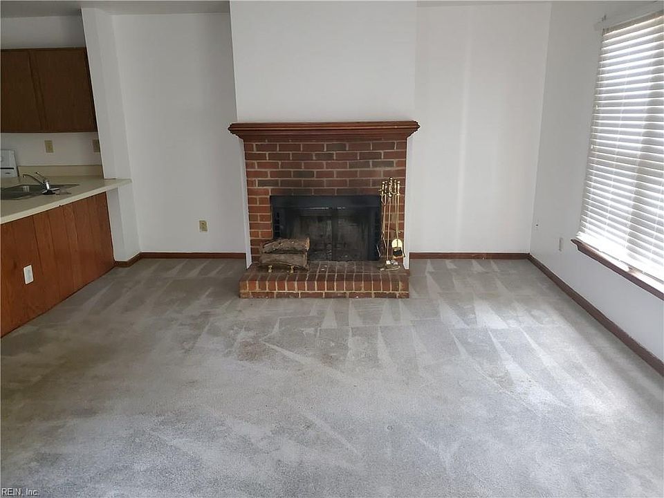 1st image of 919 Wickford Dr