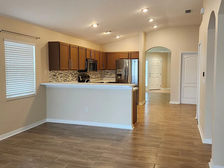 7955 Carriage Pointe Dr — Photo 4