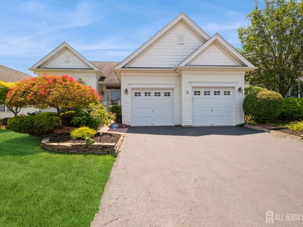 9 Glen Eagles Way, Monroe Township, NJ 08831