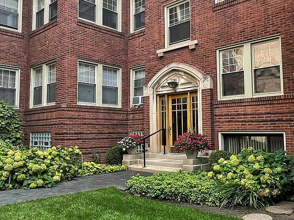 2nd image of 716 Ontario St #2S