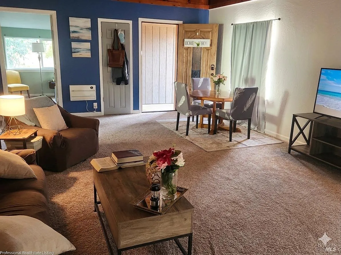 10671 Forest Hills Road - Photo 3