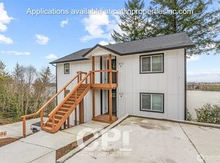 572 Columbia St UNIT C, Cathlamet, WA 98612