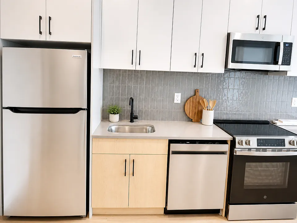 74 Webster St #1BA