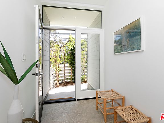 2nd image of 2211 Glendale Blvd #5