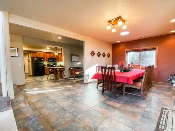 (undisclosed Address), Sunriver, OR 97707