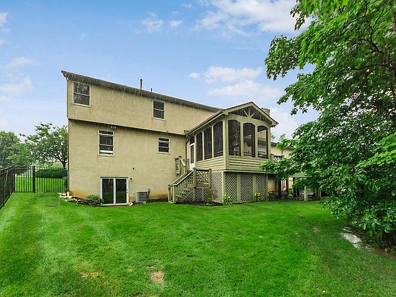 2nd image of 9509 Timberbank Cir
