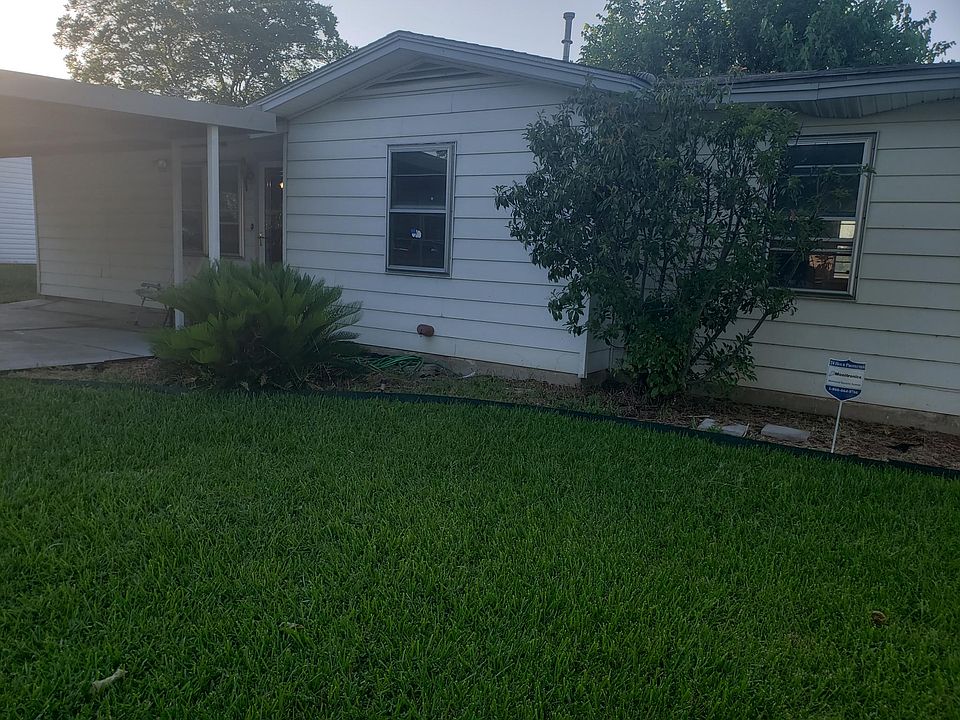 1st image of 8700 Quebec Dr