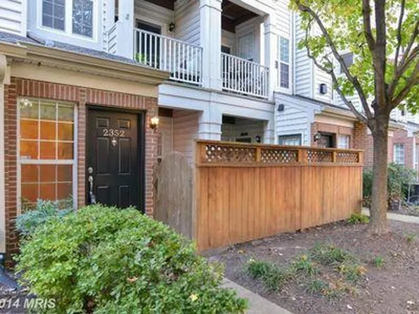 2352 Garnett Dr, Alexandria, VA 22311